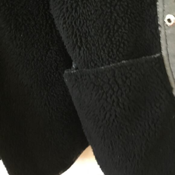 Voyager Dark Gray Plaid Sherpa Shirt - Picture 6 of 16